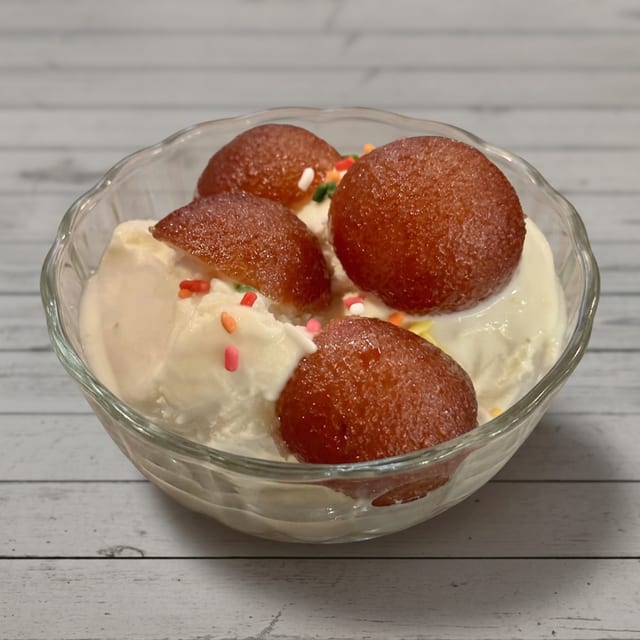 Gulab Jamun Cheesecake.